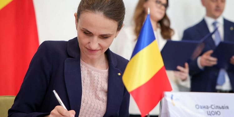 MAE reduce cheltuielile cu 10%, dar nu salariile! Oana Țoiu respinge comasările și explică situația cumulului pensie–salariu