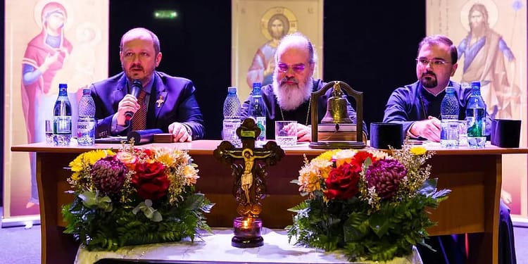 Scandal la o reuniune bisericească de la Huși. Un preot a vociferat împotriva lui Adrian Papahagi: „L-ai denigrat pe dl. Georgescu”/ „Un provocator georgist care nu s-a jenat de ierarhul care l-a hirotonit”