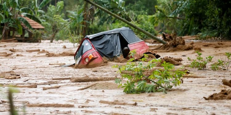 Sri Lanka declară stare de urgență după ce inundațiile au ucis peste 150 de oameni