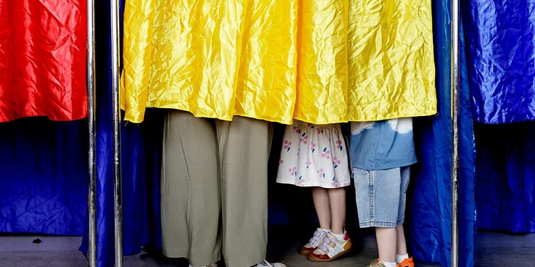 De ce nu votează tinerii: „Modul de comunicare nu reflectă problemele cu care se confruntă”. Cum ar putea fi convinși