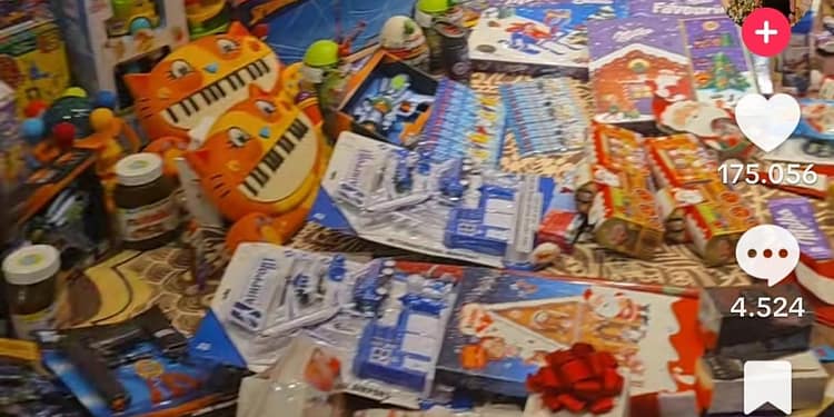 Capcana cadourilor de Sărbători. Psiholog: „Cadourile scumpe ar trebui asumate de părinți, nu de Moșul”