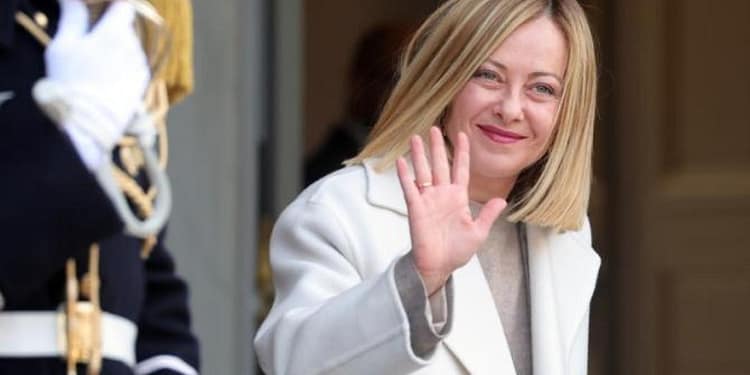 Meloni vinde la licitație cadourile primite de la lideri străini, în valoare de 800.000 de euro. Ce i-a dat Marcel Ciolacu