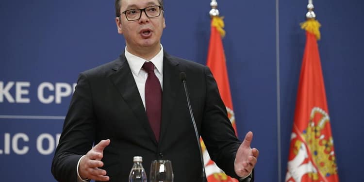 „Am primit un mesaj de la Moscova”. Vucic, înregistrat la Bruxelles când șoptea pe ascuns