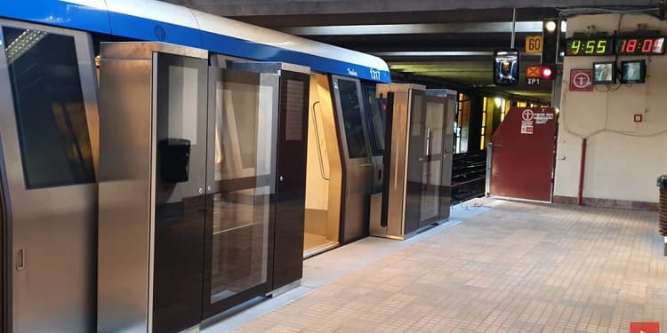 ALERTĂ O femeie pe șinele de metrou, la stația Crângași: A fost lovită în plin